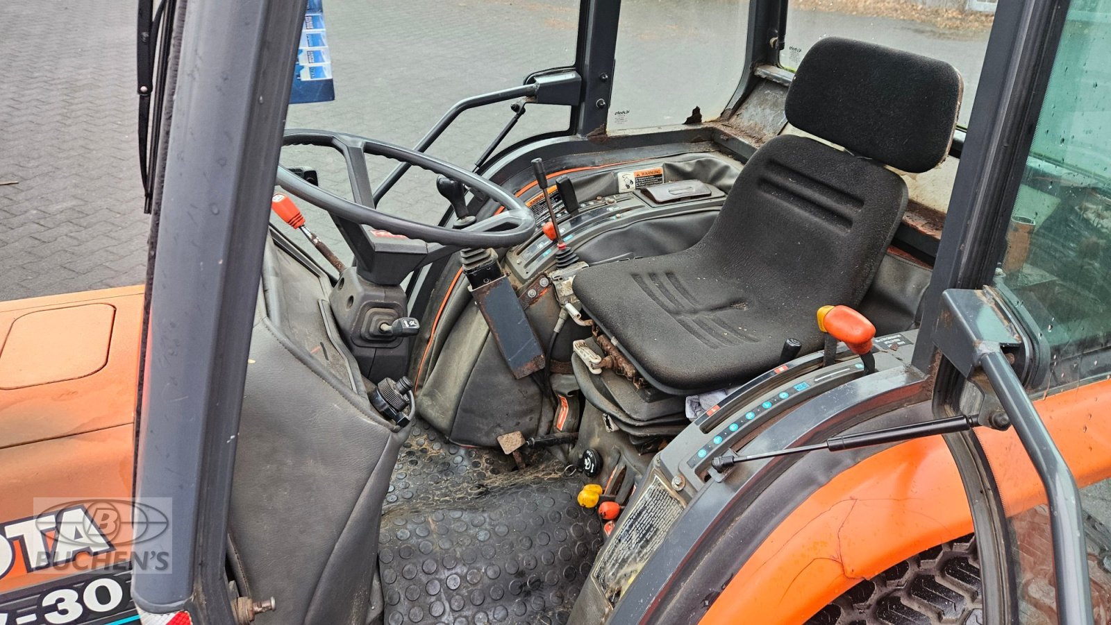 Kommunaltraktor des Typs Kubota STa-30, Gebrauchtmaschine in Olpe (Bild 18)