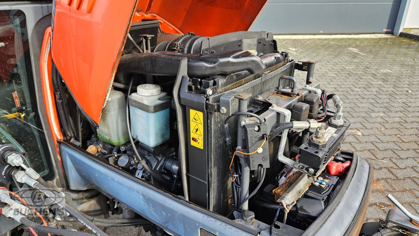 Kommunaltraktor des Typs Kubota STV 32 Winterdienst, Gebrauchtmaschine in Olpe (Bild 17)