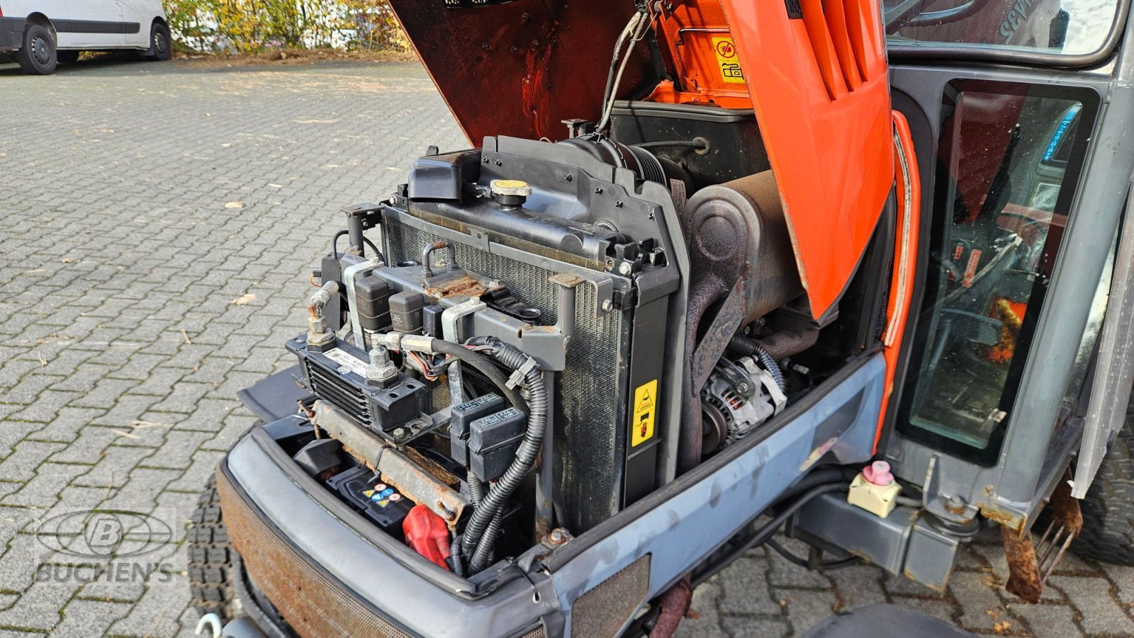 Kommunaltraktor des Typs Kubota STV 32 Winterdienst, Gebrauchtmaschine in Olpe (Bild 18)