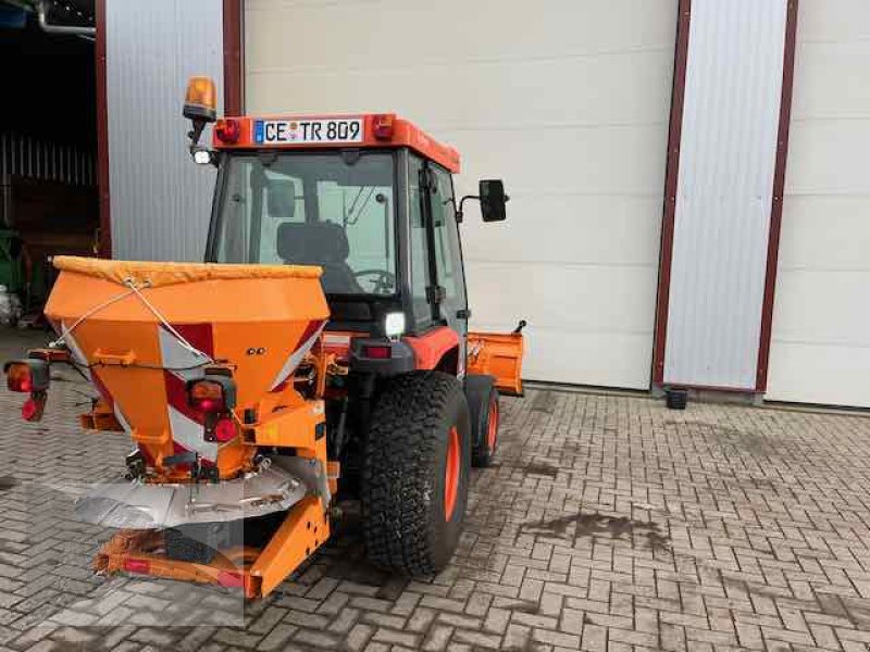 Kommunaltraktor des Typs Kubota STV 32, Gebrauchtmaschine in Südheide (Bild 2)