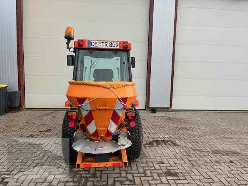 Kommunaltraktor des Typs Kubota STV 32, Gebrauchtmaschine in Südheide (Bild 3)