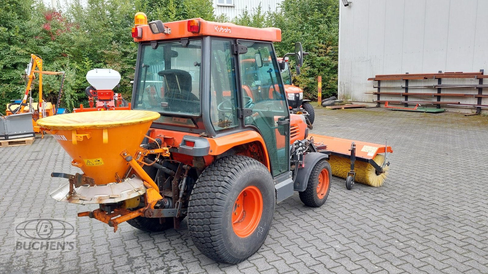 Kommunaltraktor des Typs Kubota STV32, Gebrauchtmaschine in Olpe (Bild 4)