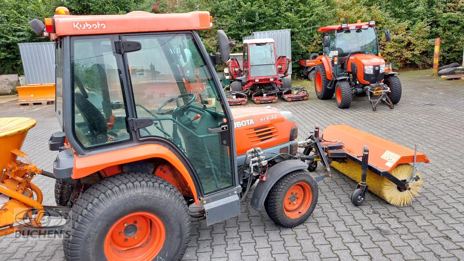Kommunaltraktor des Typs Kubota STV32, Gebrauchtmaschine in Olpe (Bild 9)