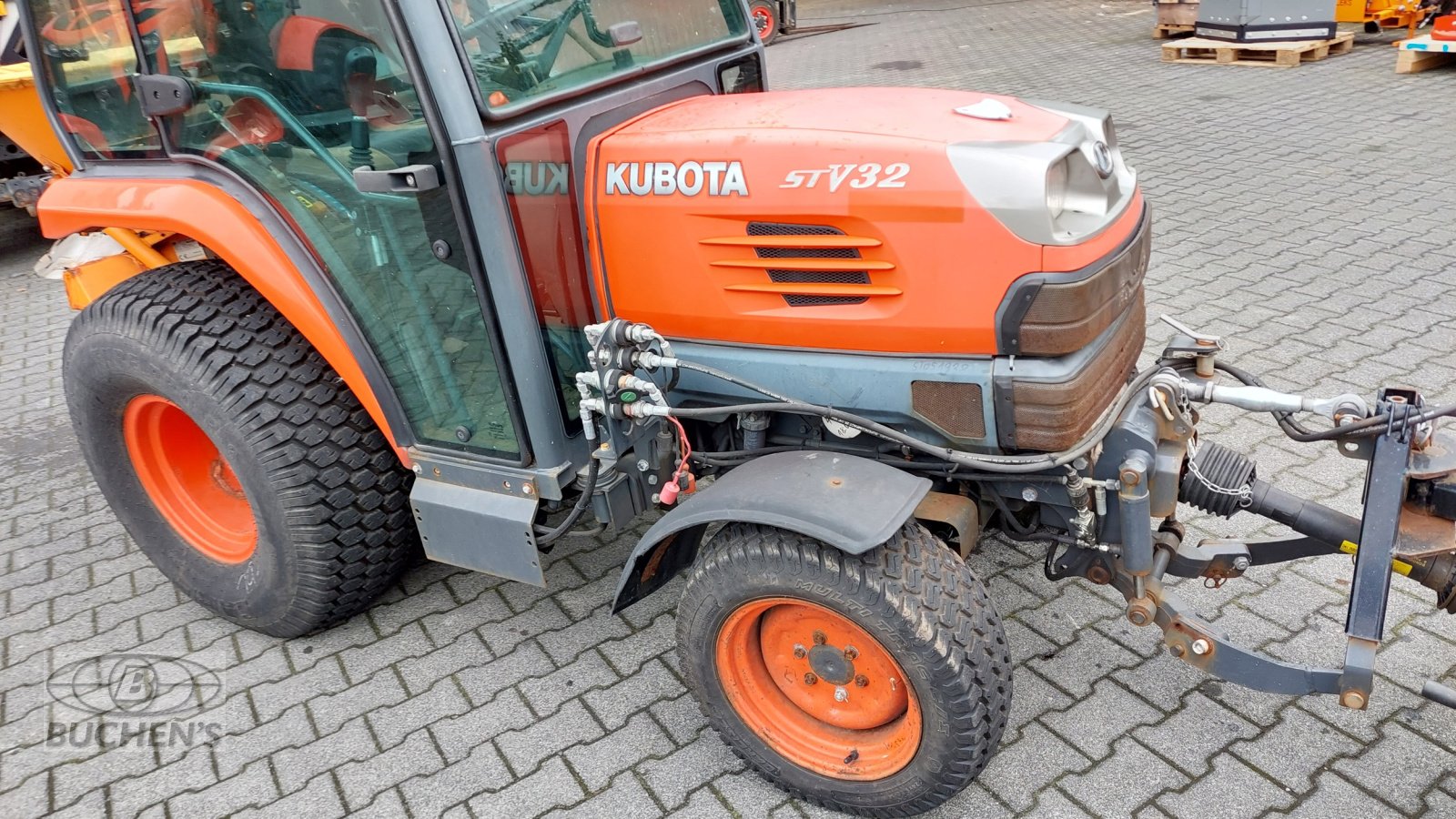 Kommunaltraktor des Typs Kubota STV32, Gebrauchtmaschine in Olpe (Bild 10)