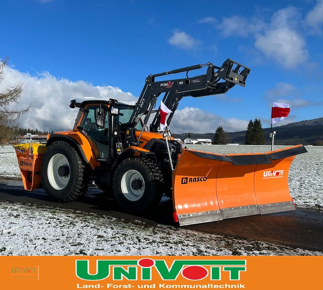 Kommunaltraktor des Typs Lindner Lintrac 130 mit Rasco Schneepflug Rasco Streuer Rasco Auslegemulcher, Neumaschine in Warmensteinach (Bild 5)