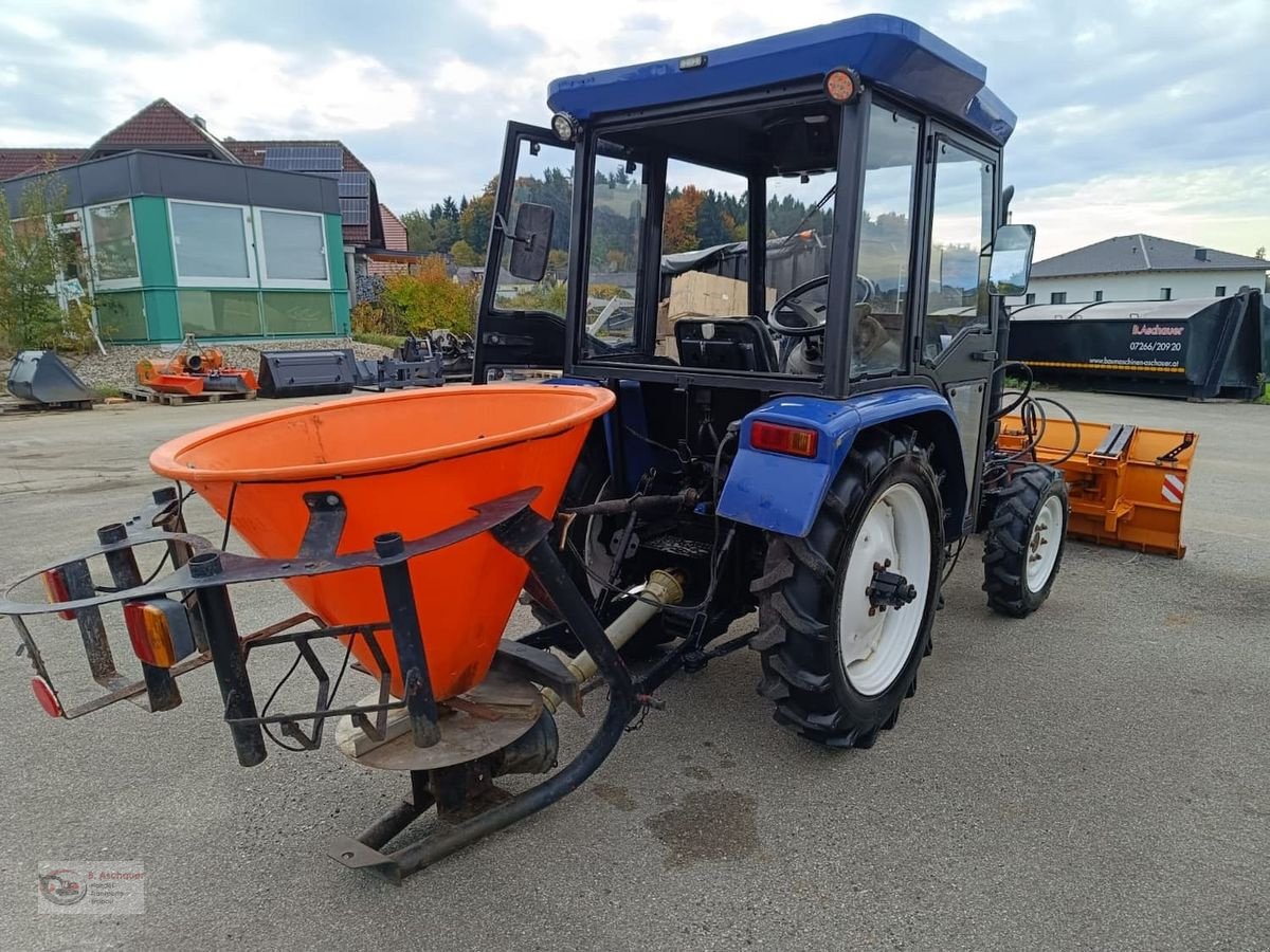 Kommunaltraktor typu LOVOL Foton 254 N Winterdiensttraktor mit Vollkabine,, Gebrauchtmaschine v Dimbach (Obrázek 2)