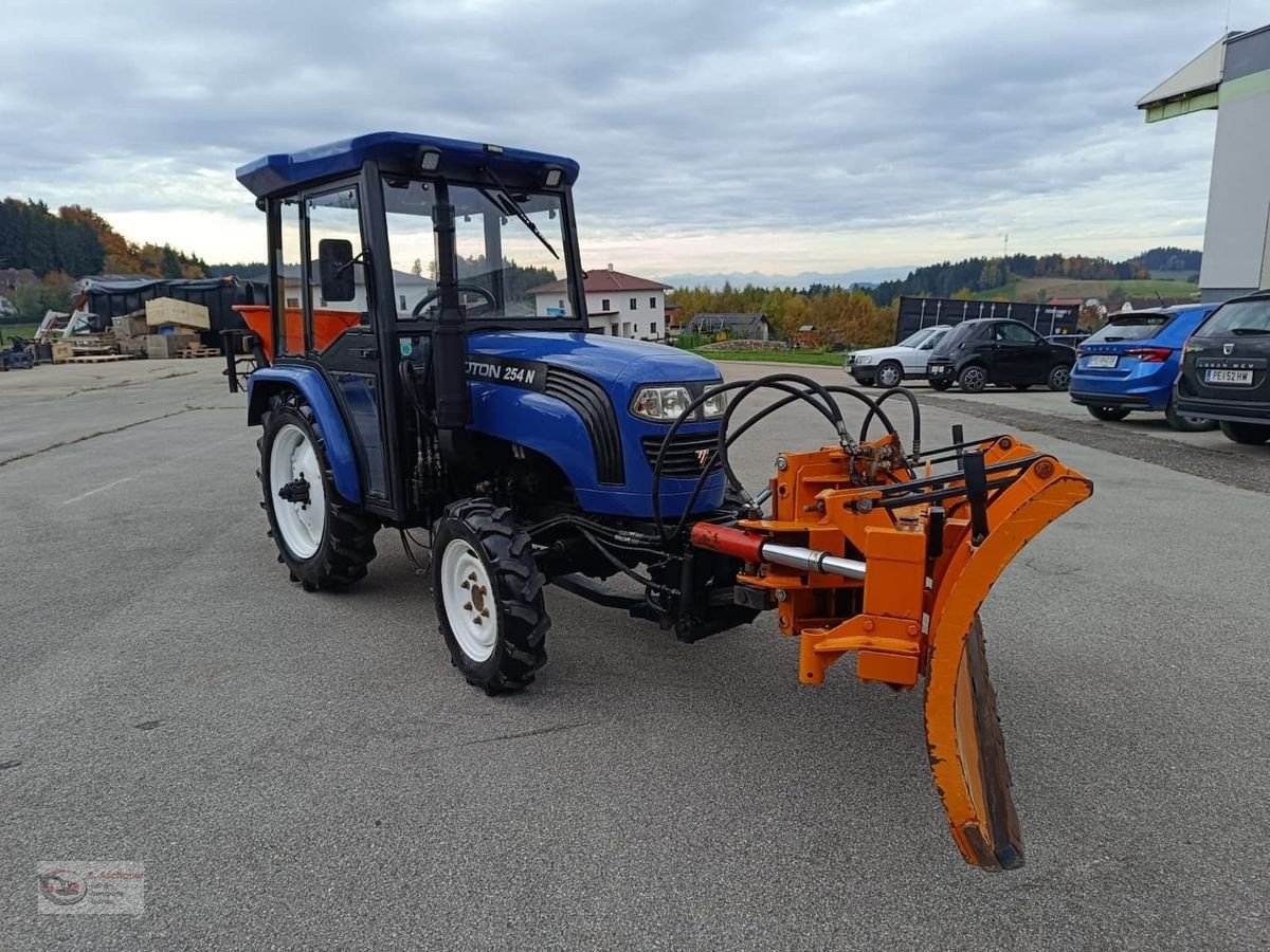 Kommunaltraktor typu LOVOL Foton 254 N Winterdiensttraktor mit Vollkabine,, Gebrauchtmaschine v Dimbach (Obrázek 4)