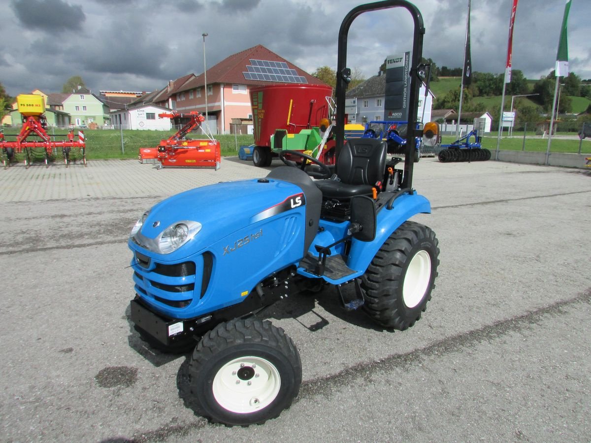 Kommunaltraktor des Typs LS Tractor XJ 25 hst, Gebrauchtmaschine in Saxen (Bild 2)