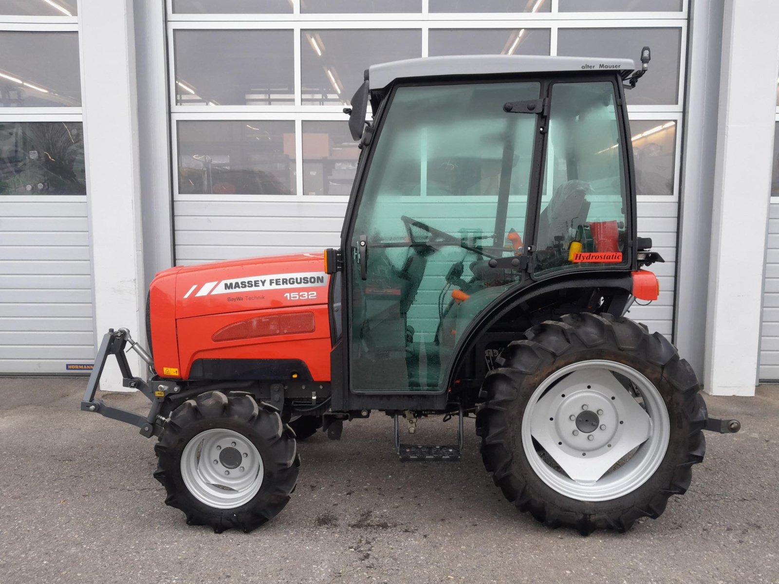 Kommunaltraktor tipa Massey Ferguson 1532, Gebrauchtmaschine u Frastanz (Slika 2)