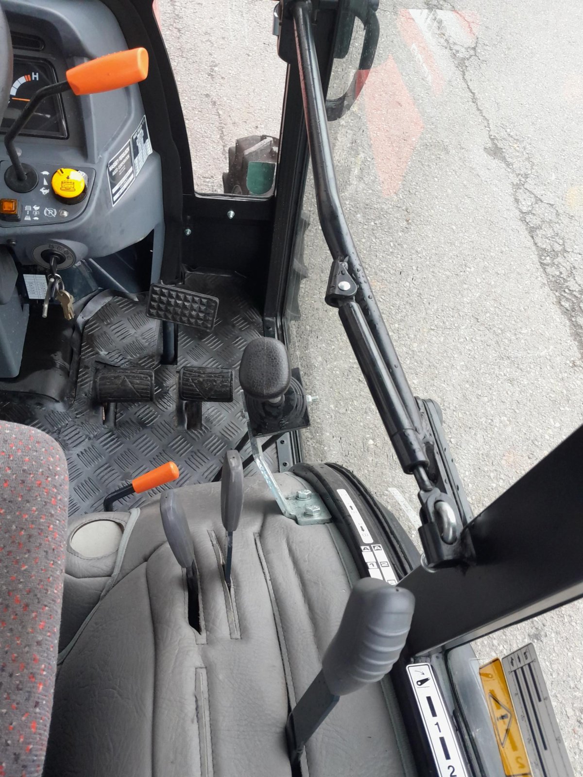 Kommunaltraktor tipa Massey Ferguson 1532, Gebrauchtmaschine u Frastanz (Slika 12)