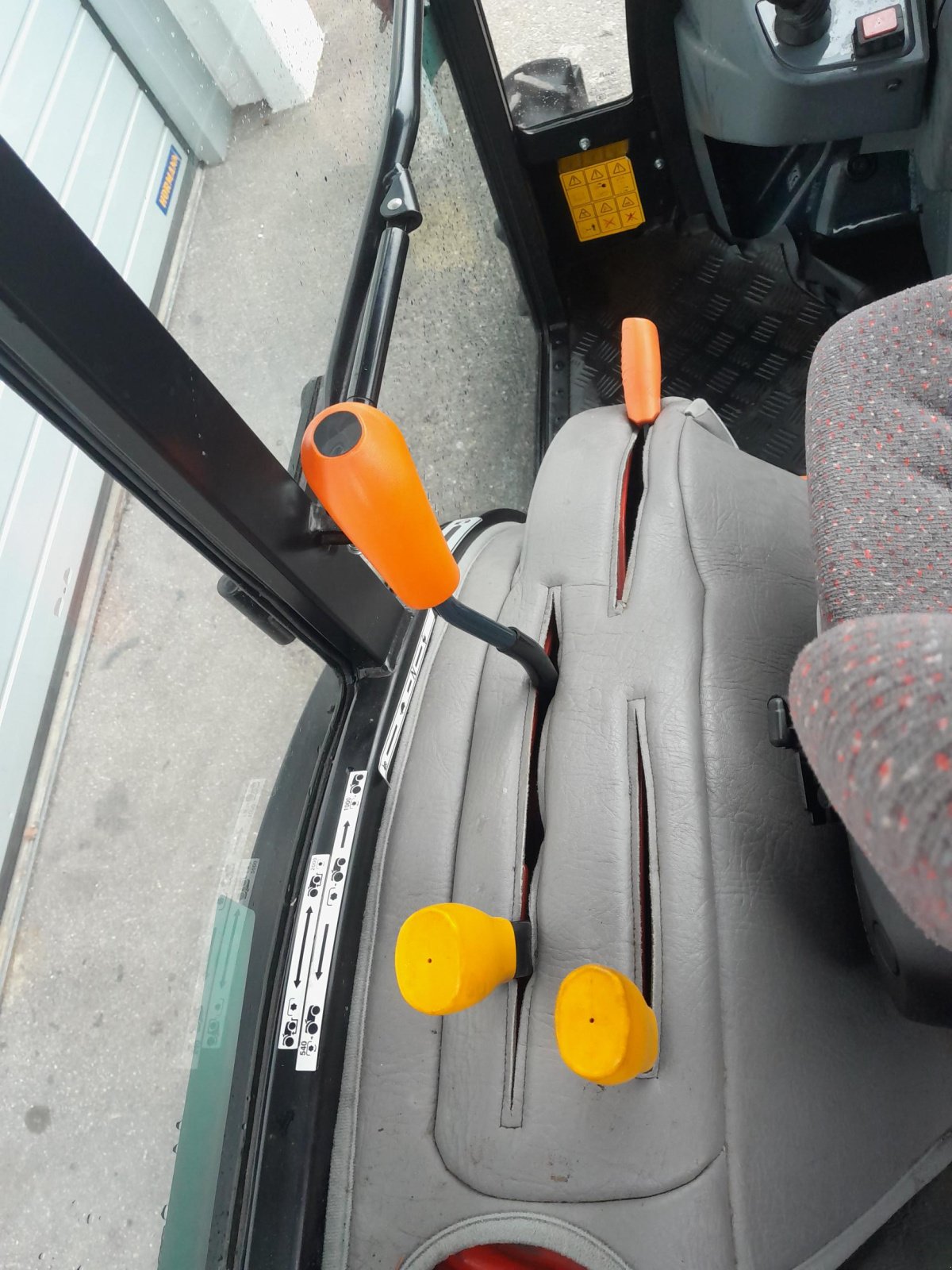 Kommunaltraktor tipa Massey Ferguson 1532, Gebrauchtmaschine u Frastanz (Slika 13)