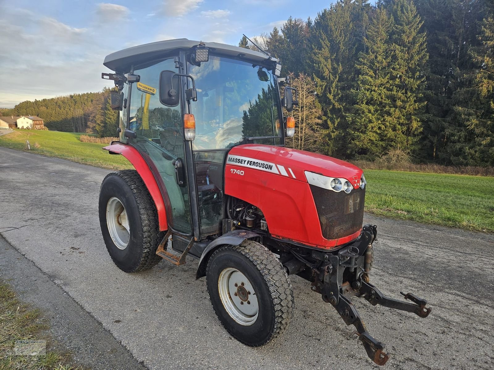 Kommunaltraktor typu Massey Ferguson MF 1740 Hydrostatisch (HTS), Gebrauchtmaschine v Erlbach (Obrázek 3)