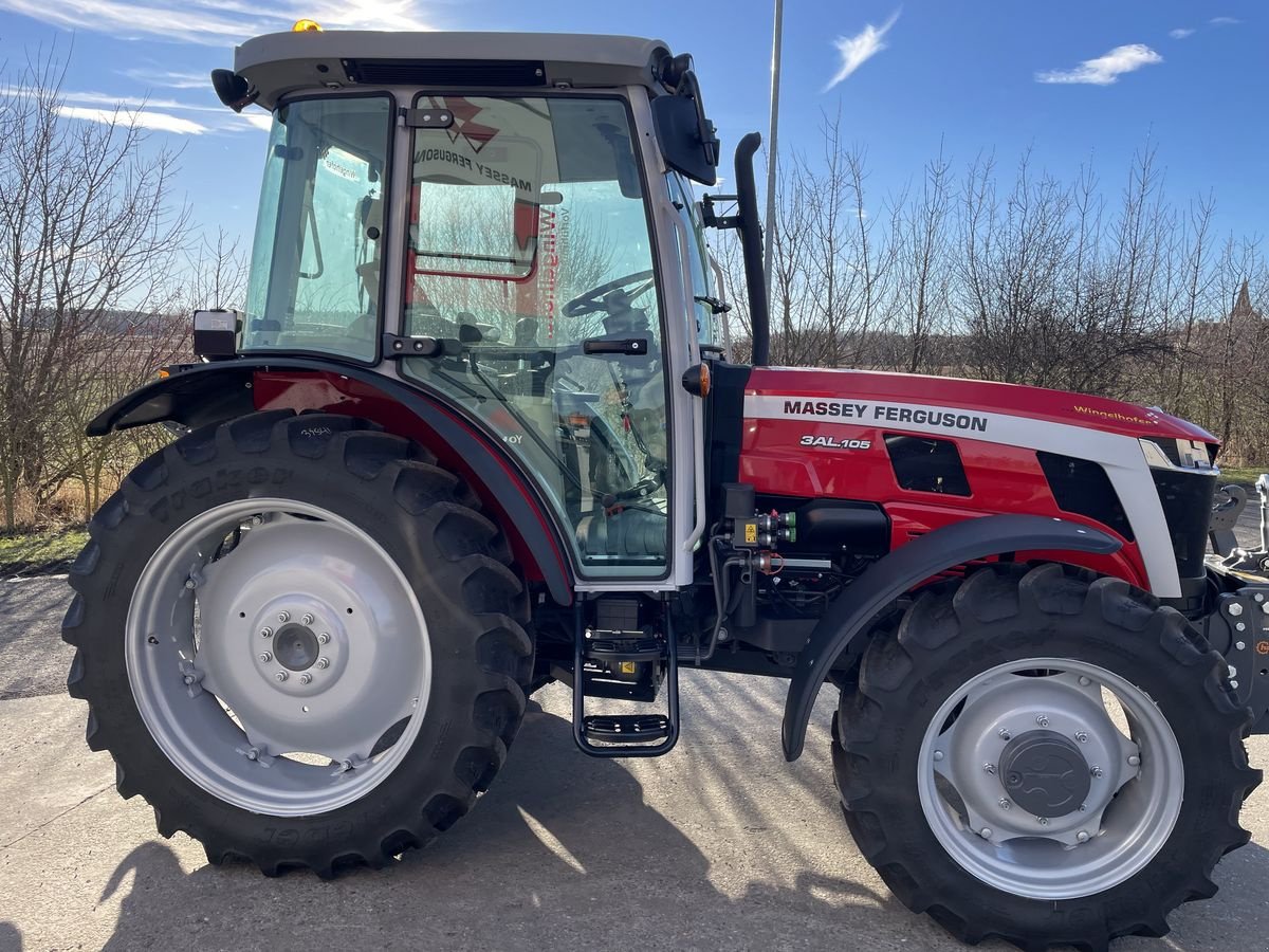 Kommunaltraktor des Typs Massey Ferguson MF 3AL.105, Neumaschine in Starrein (Bild 4)