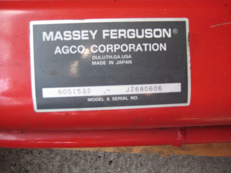 Kommunaltraktor типа Massey Ferguson ZWISCHENACHSMÄHWERK MF, Neumaschine в Obertraubling (Фотография 3)