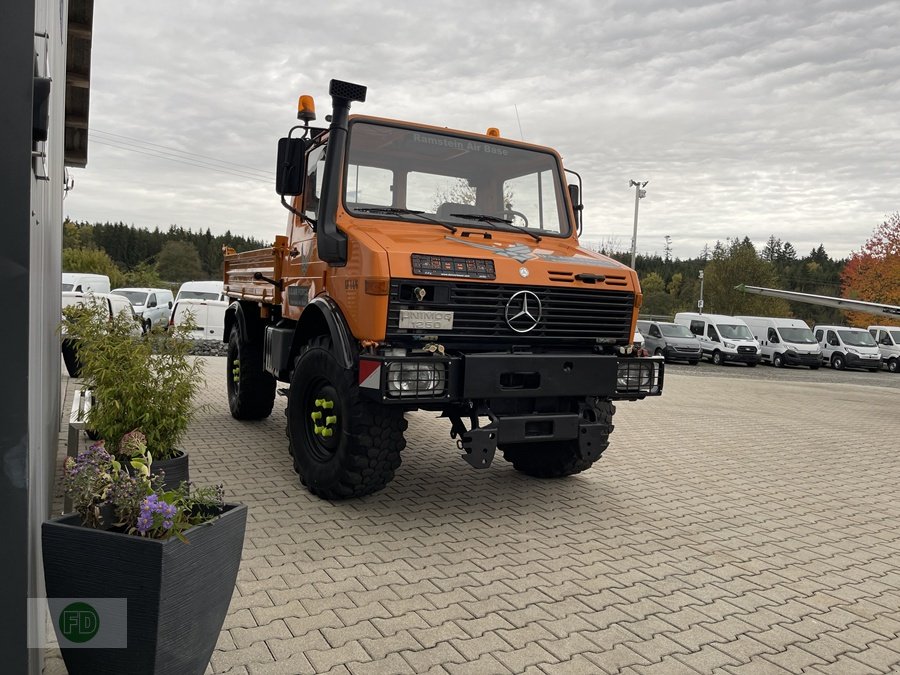 Kommunaltraktor des Typs Mercedes-Benz Unimog U1250, Ideal für Kranaufbau, Gebrauchtmaschine in Hinterschmiding (Bild 2)