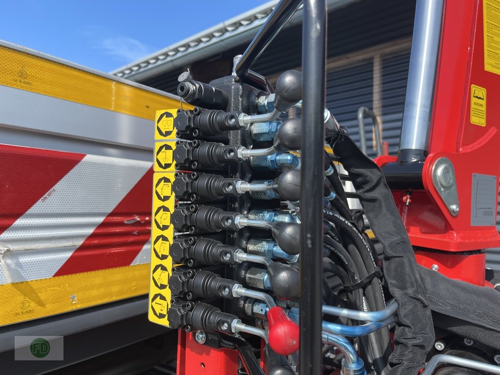 Kommunaltraktor del tipo Mercedes-Benz Unimog U318 mit Ladekran zum Absatteln, 7500 kg, 1a Zustand , mit Forstgreifer, Gebrauchtmaschine en Hinterschmiding (Imagen 7)