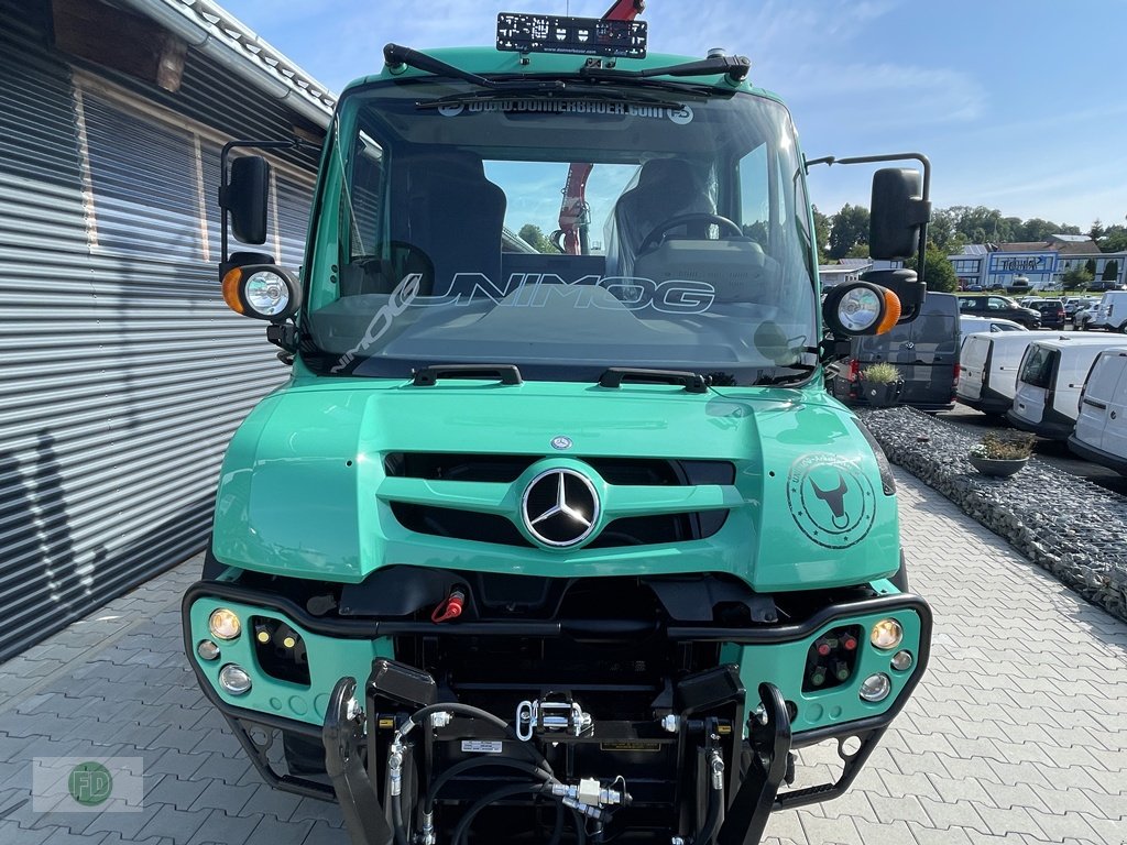 Kommunaltraktor del tipo Mercedes-Benz Unimog U318 mit Ladekran zum Absatteln, 7500 kg, 1a Zustand , mit Forstgreifer, Gebrauchtmaschine en Hinterschmiding (Imagen 12)