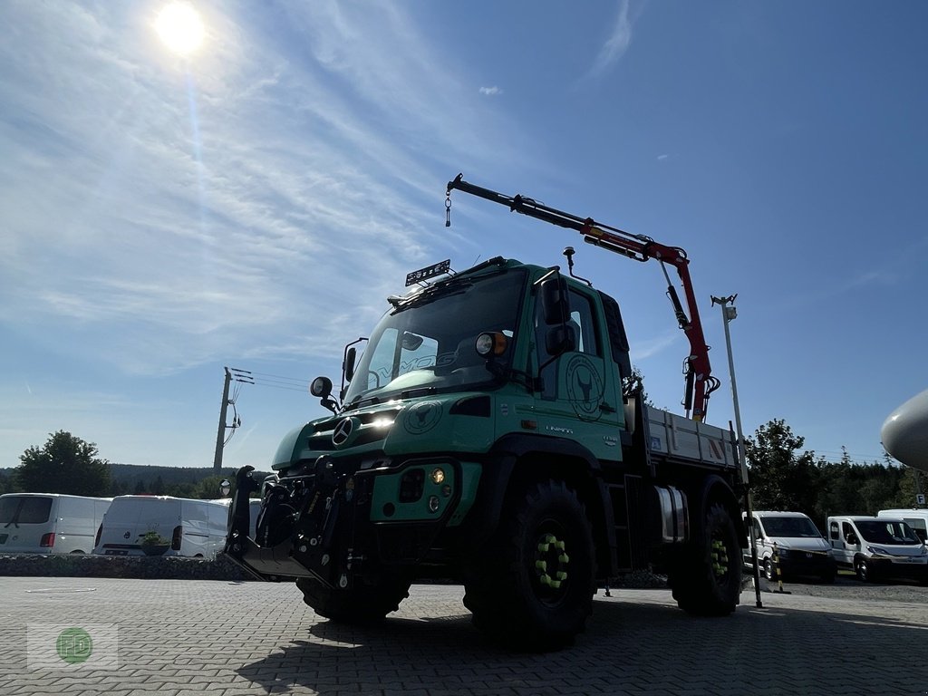 Kommunaltraktor del tipo Mercedes-Benz Unimog U318 mit Ladekran zum Absatteln, 7500 kg, 1a Zustand , mit Forstgreifer, Gebrauchtmaschine en Hinterschmiding (Imagen 20)