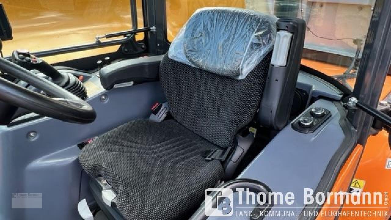 Kommunaltraktor typu Multihog CX 75 MK I, Mietmaschine v Prüm (Obrázek 13)