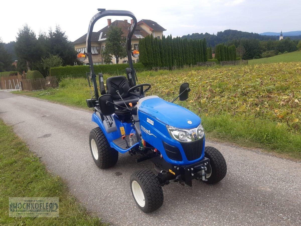 Kommunaltraktor van het type New Holland Boomer 25 C, Neumaschine in Wies (Foto 1)