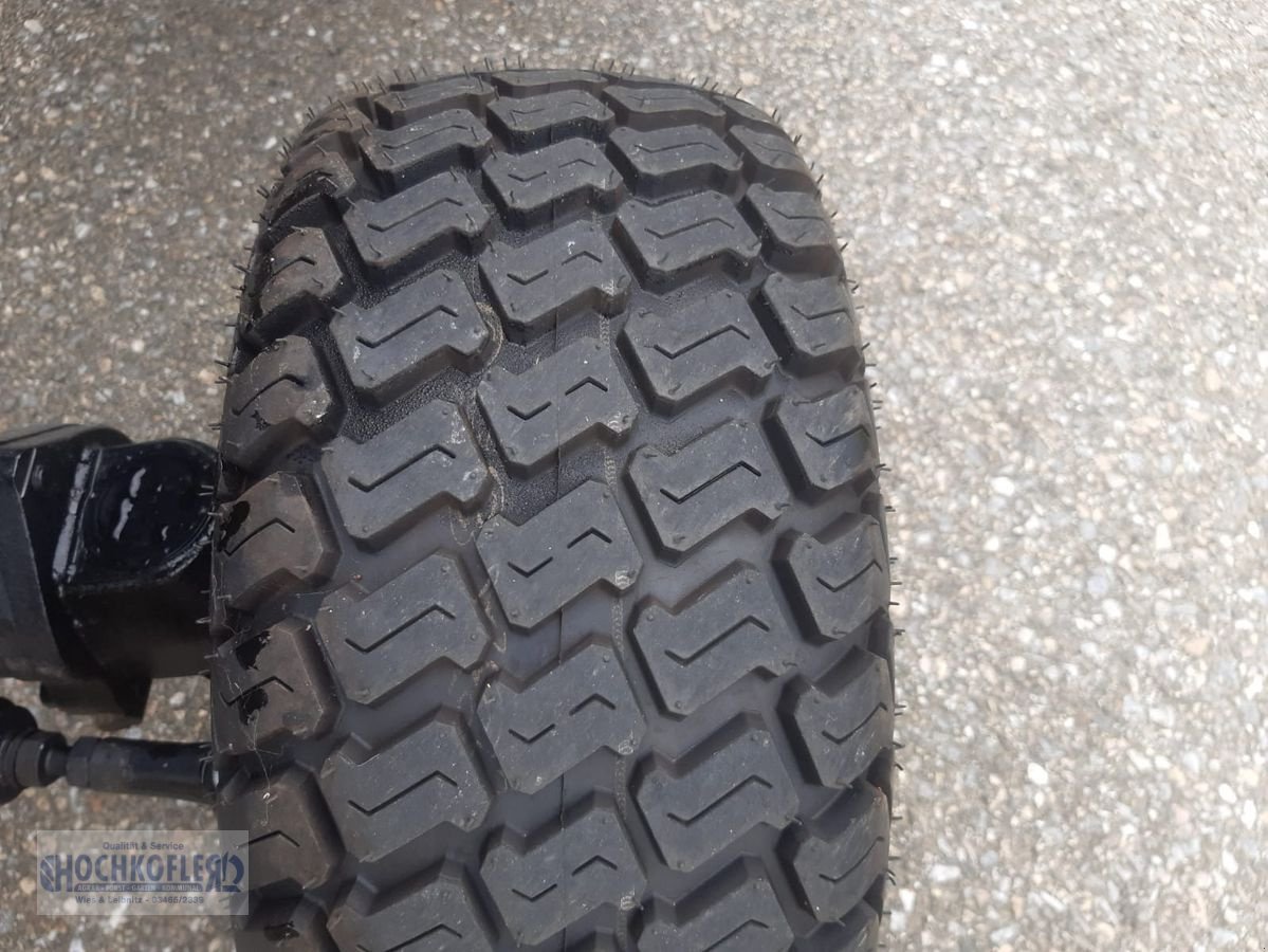 Kommunaltraktor van het type New Holland Boomer 25 C, Neumaschine in Wies (Foto 3)