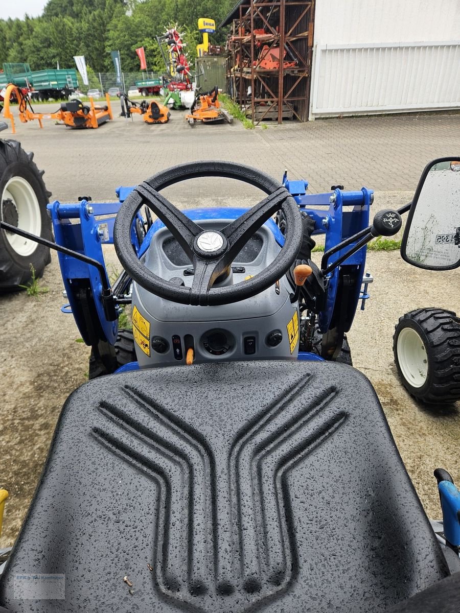 Kommunaltraktor des Typs New Holland Boomer 25 C, Neumaschine in Erlbach (Bild 4)