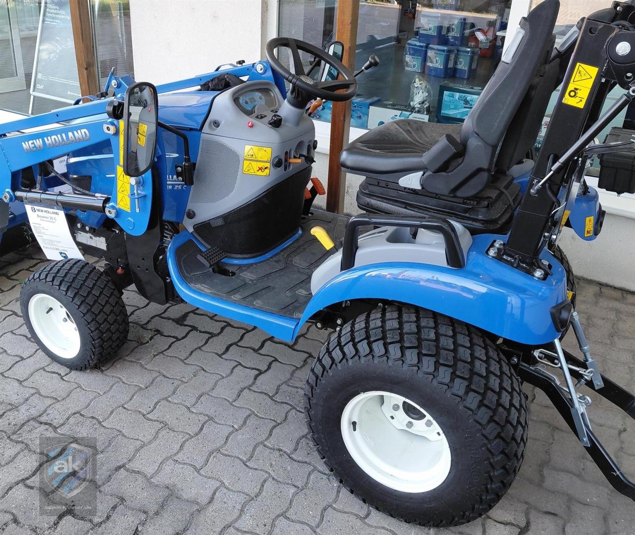 Kommunaltraktor des Typs New Holland Boomer25C, Neumaschine in Mörstadt (Bild 3)