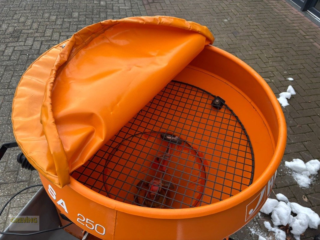 Kommunaltraktor van het type Rauch SA 250 Salzstreuer, Gebrauchtmaschine in Ahaus (Foto 8)