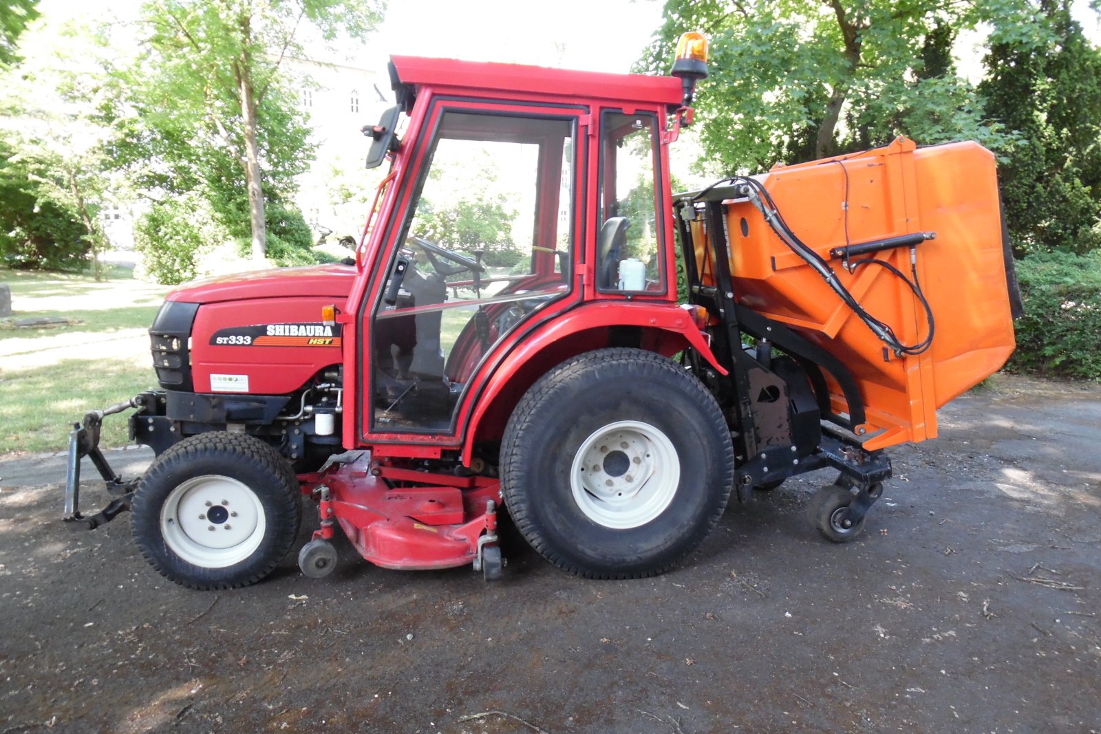 Kommunaltraktor des Typs Shibaura ST 333, Gebrauchtmaschine in Michelau Ofr. (Bild 4)