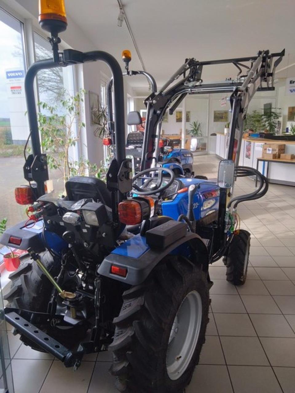 Kommunaltraktor tip Solis 22, Neumaschine in Vehlow (Poză 2)