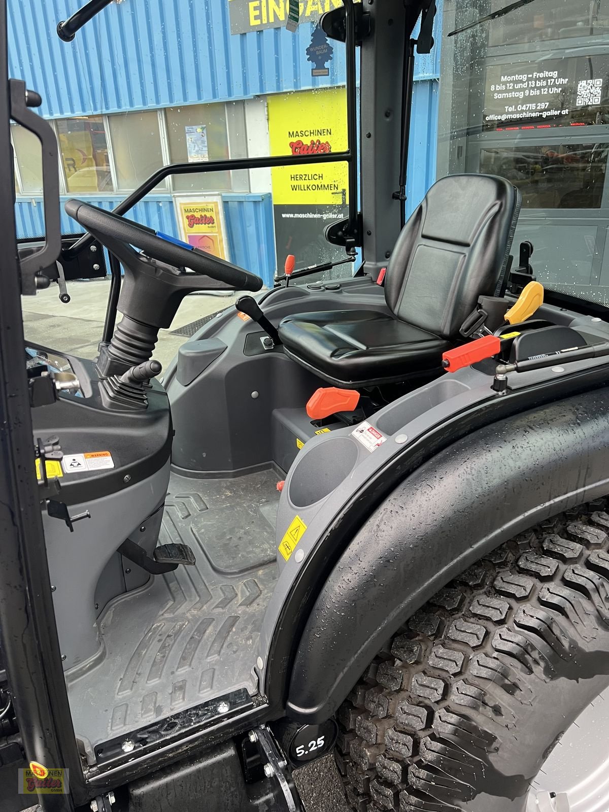 Kommunaltraktor des Typs Solis 26 HST 4WD mit Kabine, Gebrauchtmaschine in Kötschach (Bild 10)