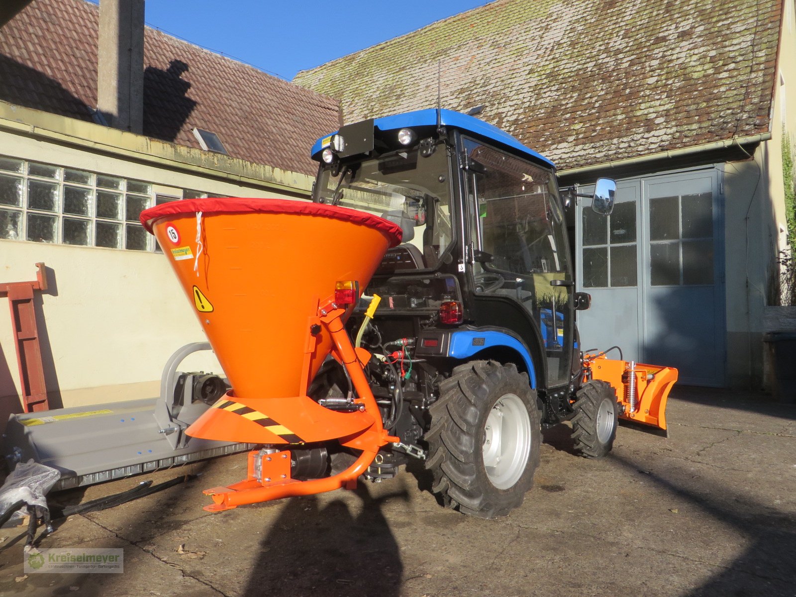 Kommunaltraktor des Typs Solis 26 HST Hydrostat + Winterdienstpaket (Schneeräumschild + Salzstreuer) Neu Kommunaltraktor **SOFORT VERFÜGBAR**, Neumaschine in Feuchtwangen (Bild 5)