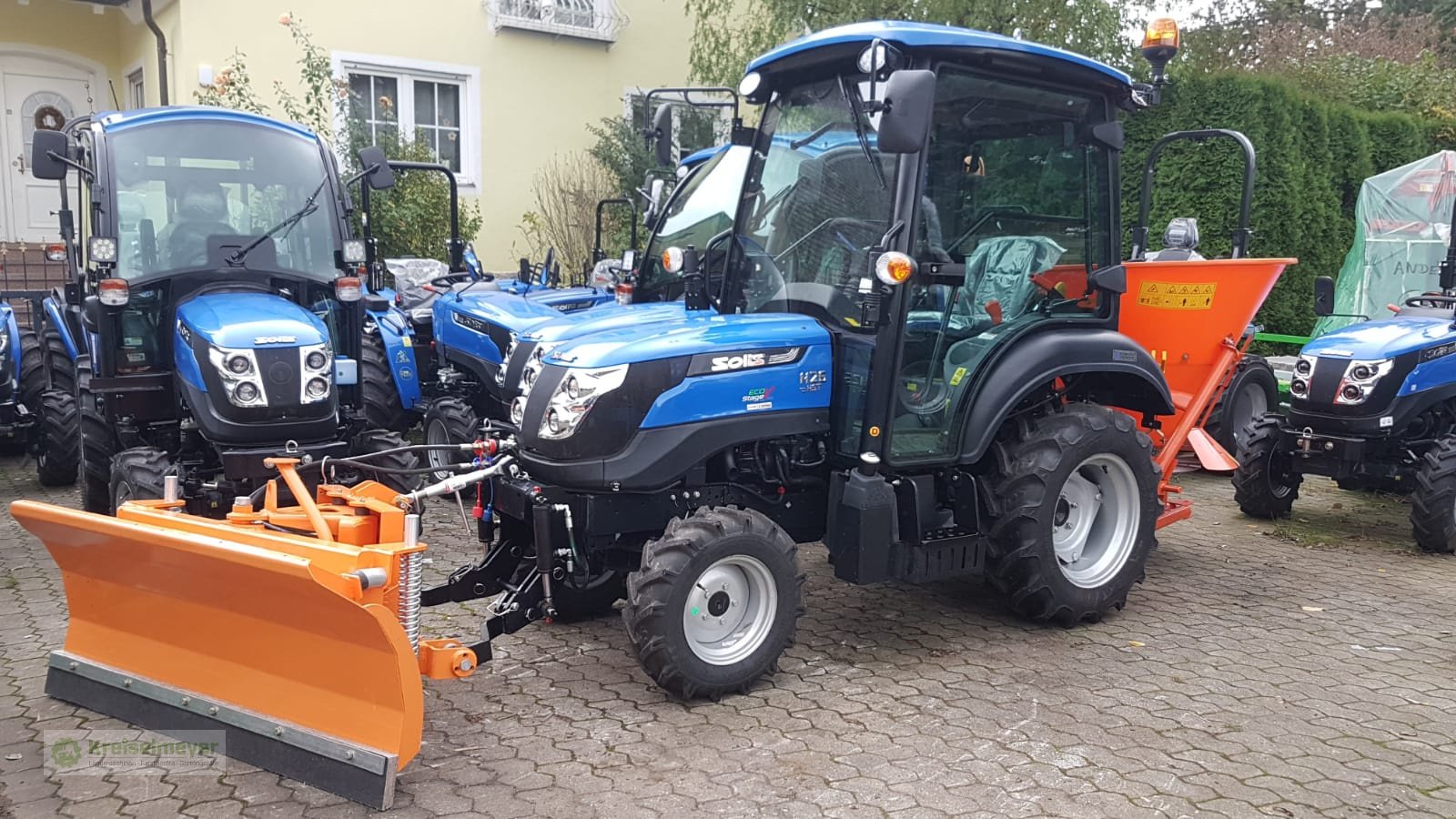 Kommunaltraktor des Typs Solis 26 HST Kabine Winterpaket + Schneeräumschild + Salzstreuer + Straßenzulassung Aktion, Neumaschine in Feuchtwangen (Bild 1)