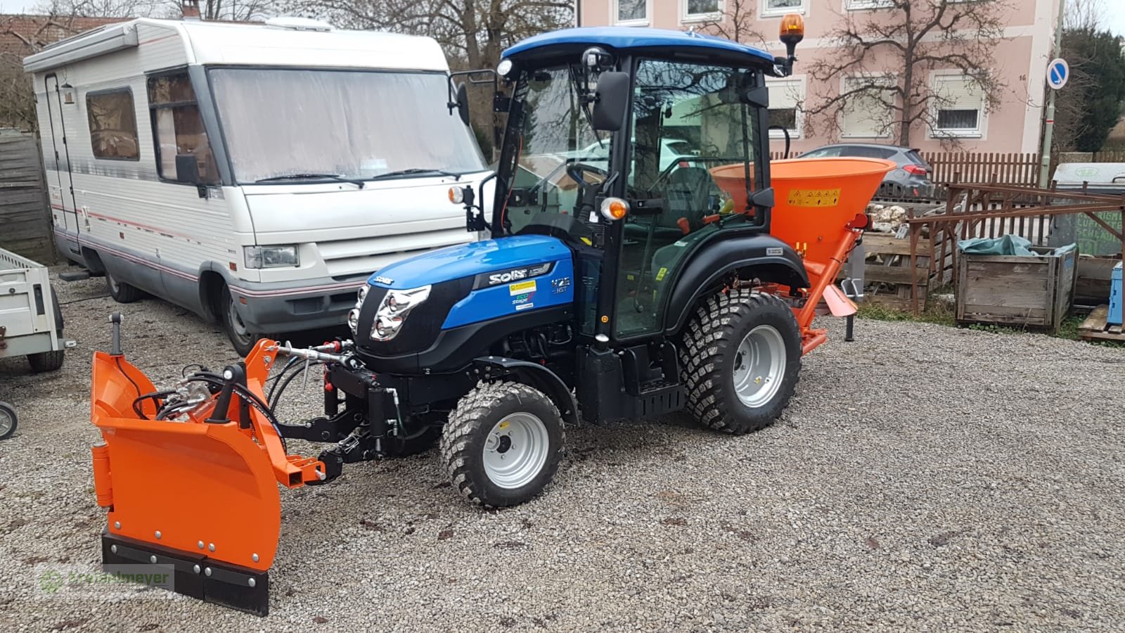 Kommunaltraktor des Typs Solis 26 HST Kabine Winterpaket Vario V-Schneepflug Allrad + StVZO-Zulassung NEU, Neumaschine in Feuchtwangen (Bild 3)