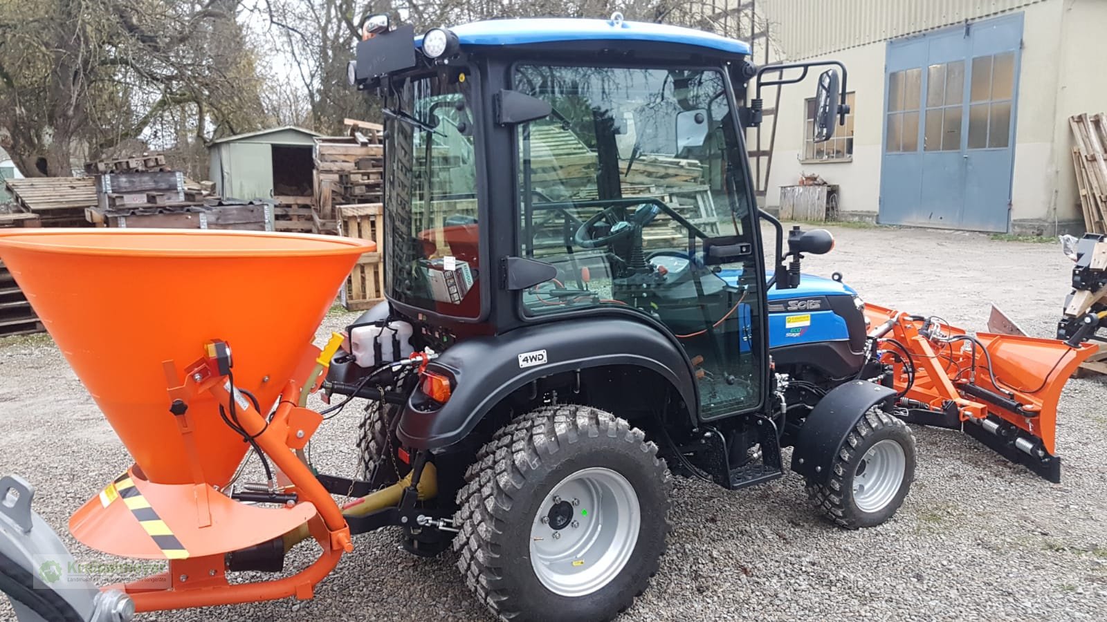 Kommunaltraktor des Typs Solis 26 HST Kabine Winterpaket Vario V-Schneepflug Allrad + StVZO-Zulassung NEU, Neumaschine in Feuchtwangen (Bild 5)