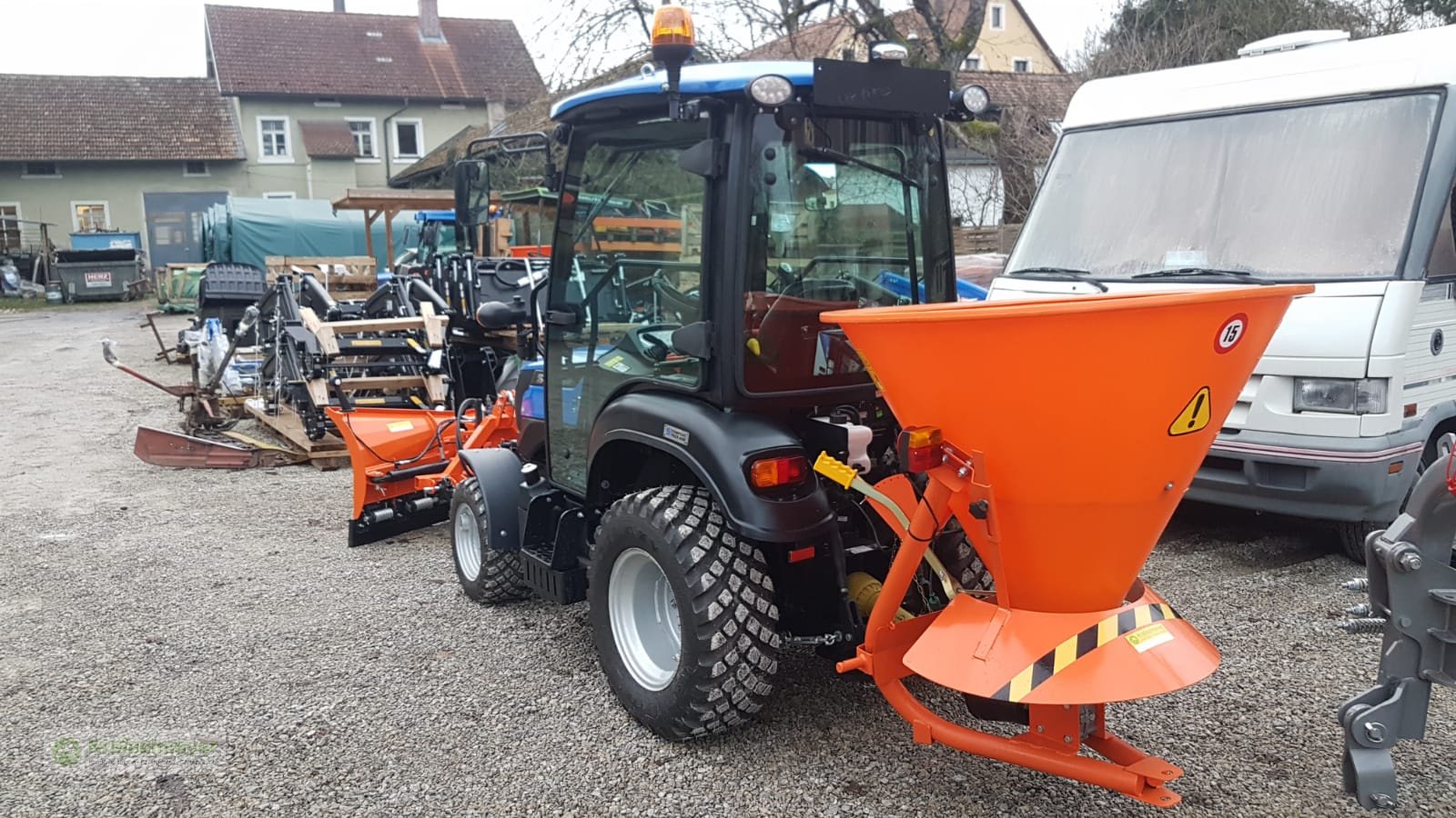 Kommunaltraktor des Typs Solis 26 HST Kabine Winterpaket Vario V-Schneepflug Allrad + StVZO-Zulassung NEU, Neumaschine in Feuchtwangen (Bild 7)