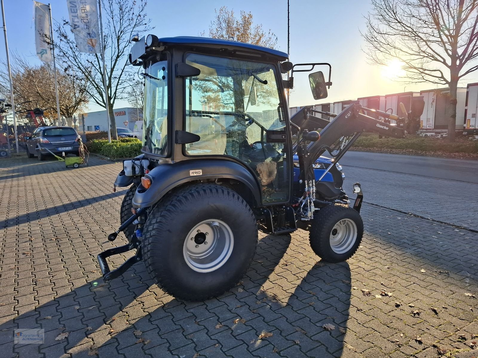 Kommunaltraktor tipa Solis 26 HST mit Fahrerkabine und Frontlader, Gebrauchtmaschine u Altenberge (Slika 5)