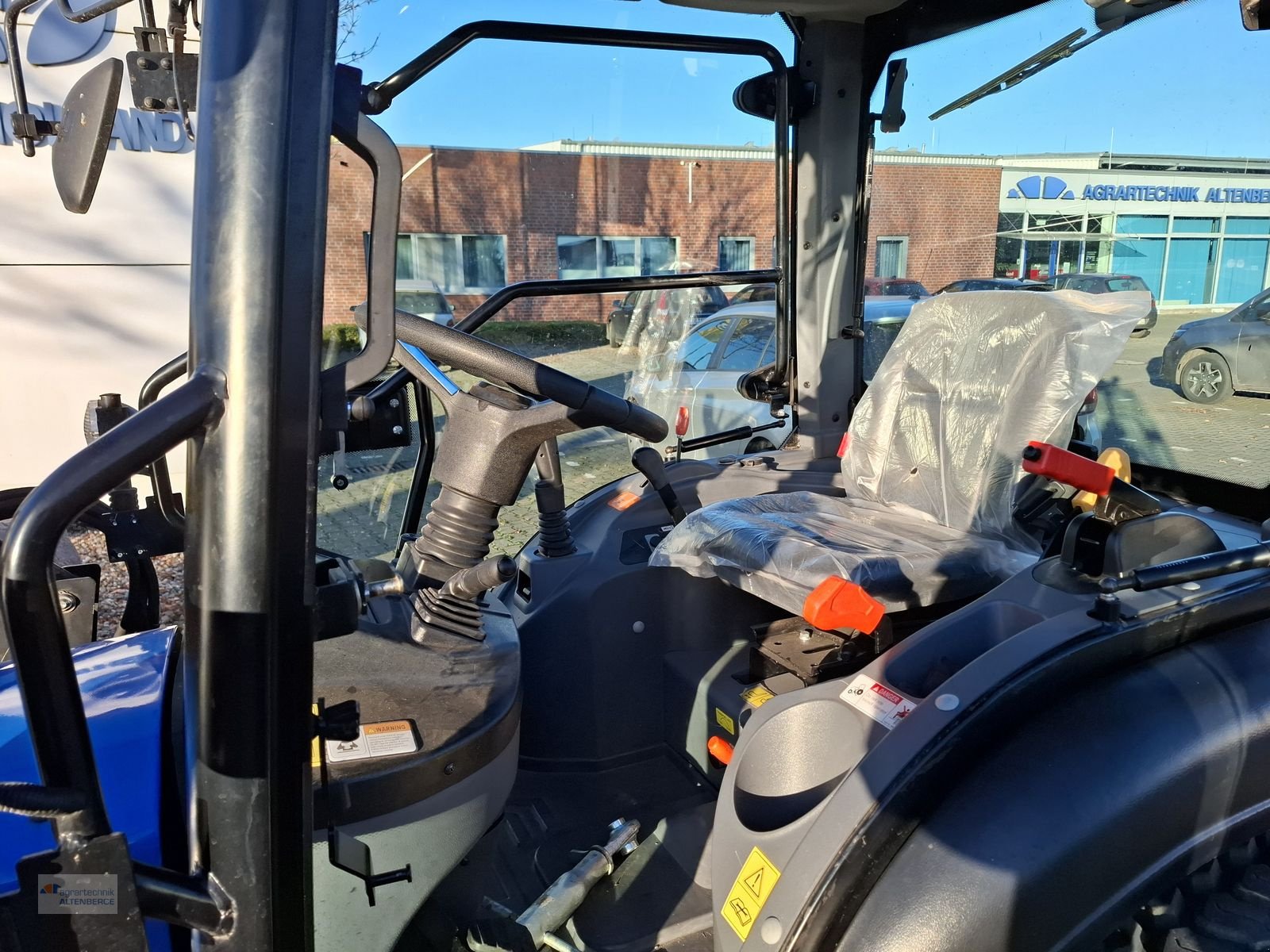 Kommunaltraktor tipa Solis 26 HST mit Fahrerkabine und Frontlader, Gebrauchtmaschine u Altenberge (Slika 10)