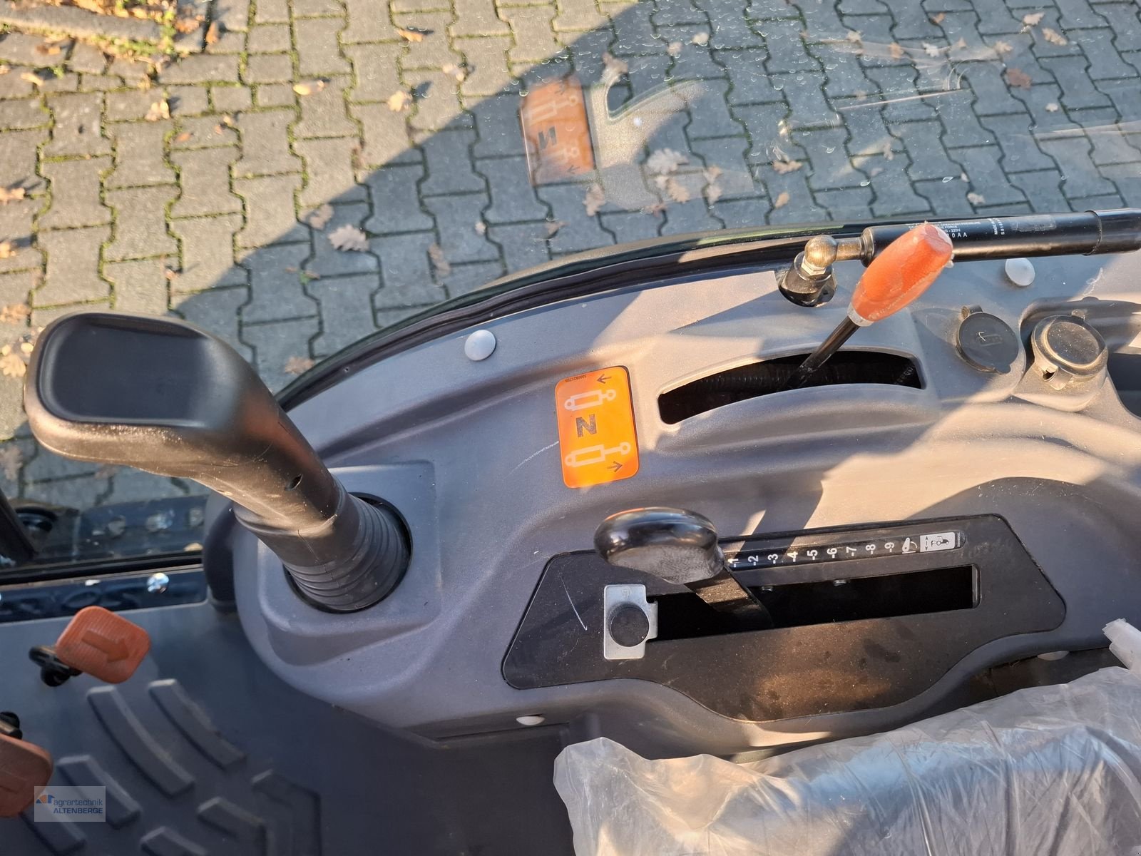 Kommunaltraktor tipa Solis 26 HST mit Fahrerkabine und Frontlader, Gebrauchtmaschine u Altenberge (Slika 11)