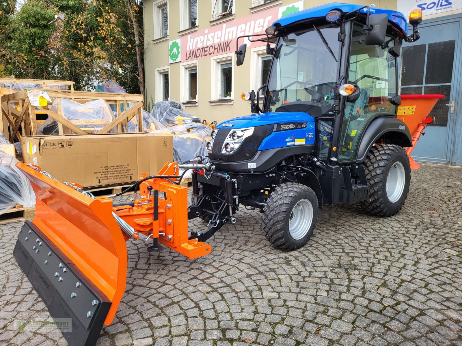 Kommunaltraktor des Typs Solis 26 HST Winterpaket Schneeräumschild + Salzstreuer Kabine Heizung Hydrostat NEU, Neumaschine in Feuchtwangen (Bild 9)