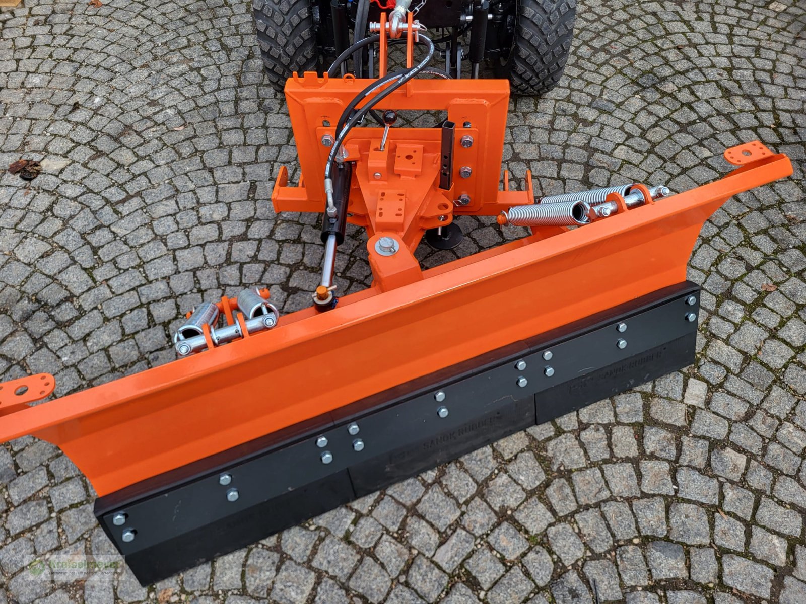 Kommunaltraktor des Typs Solis 26 HST Winterpaket Schneeräumschild + Salzstreuer Kabine Heizung Hydrostat NEU, Neumaschine in Feuchtwangen (Bild 17)