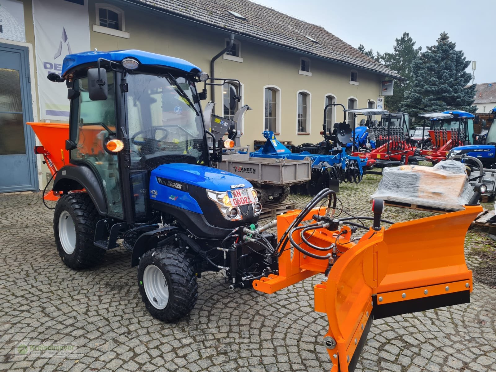 Kommunaltraktor des Typs Solis 26 HST Winterpaket Vario-Schneeräumschild + Salzstreuer Kabine Heizung Hydrostat NEU Aktion, Neumaschine in Feuchtwangen (Bild 4)