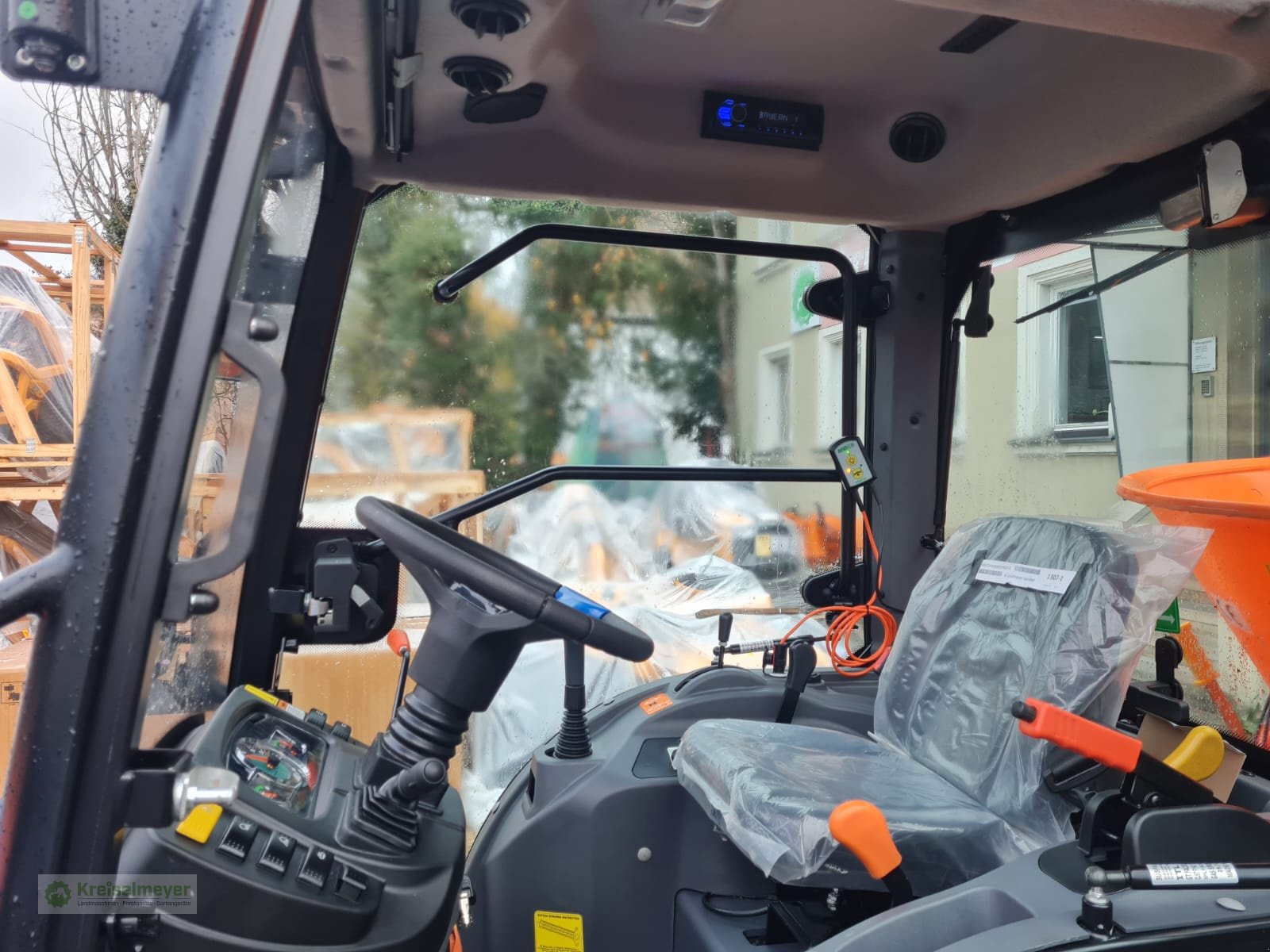 Kommunaltraktor des Typs Solis 26 HST Winterpaket Vario-Schneeräumschild + Salzstreuer Kabine Heizung Hydrostat NEU Aktion, Neumaschine in Feuchtwangen (Bild 10)