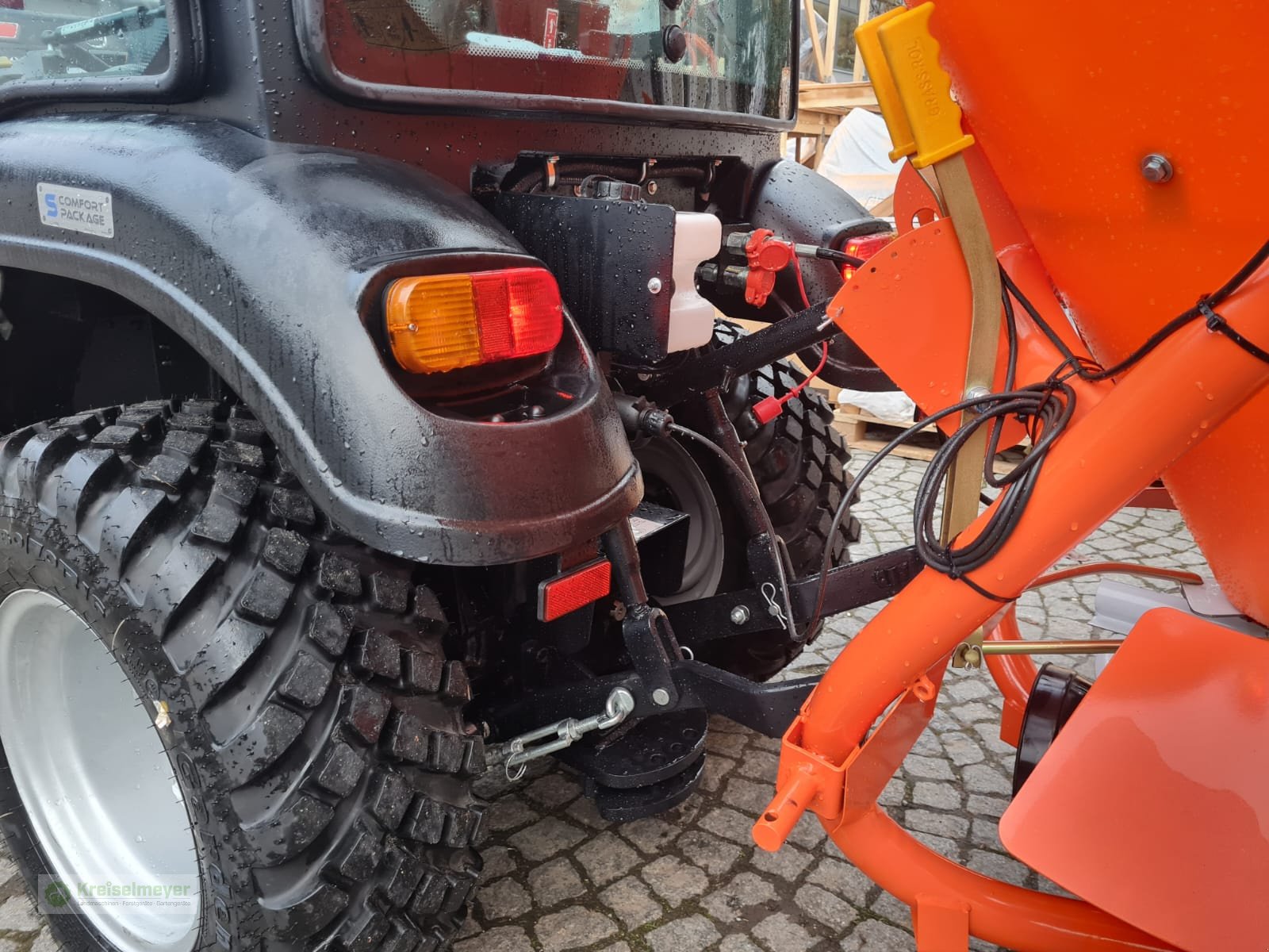 Kommunaltraktor des Typs Solis 26 HST Winterpaket Vario-Schneeräumschild + Salzstreuer Kabine Heizung Hydrostat NEU Aktion, Neumaschine in Feuchtwangen (Bild 13)