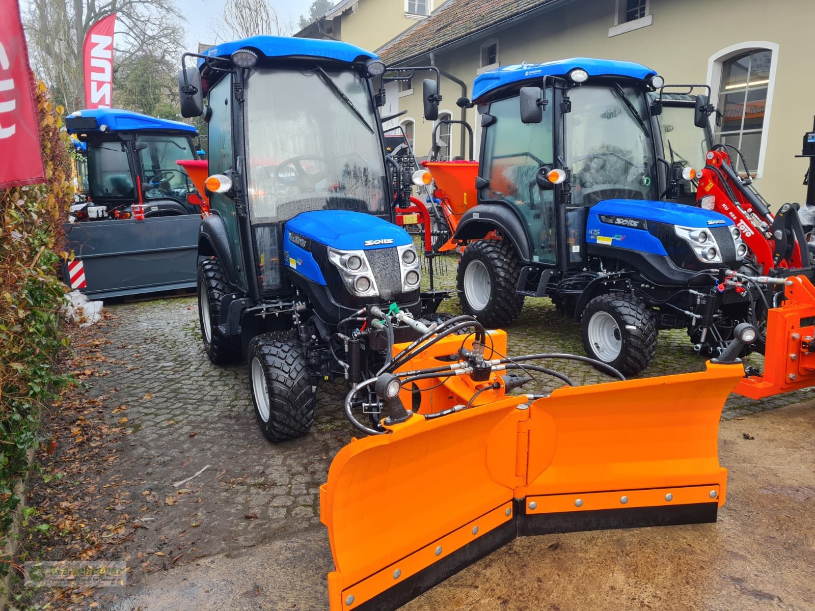 Kommunaltraktor des Typs Solis 26 HST Winterpaket Vario-Schneeräumschild + Salzstreuer Kabine Heizung Hydrostat NEU Aktion, Neumaschine in Feuchtwangen (Bild 1)