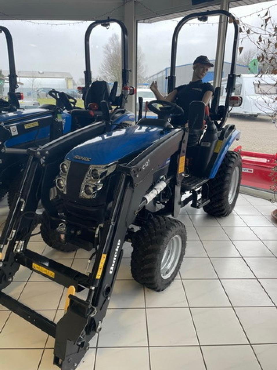 Kommunaltraktor tip Solis S 26 (9+9) INKL. FRONTLADER, Neumaschine in Neubukow (Poză 3)