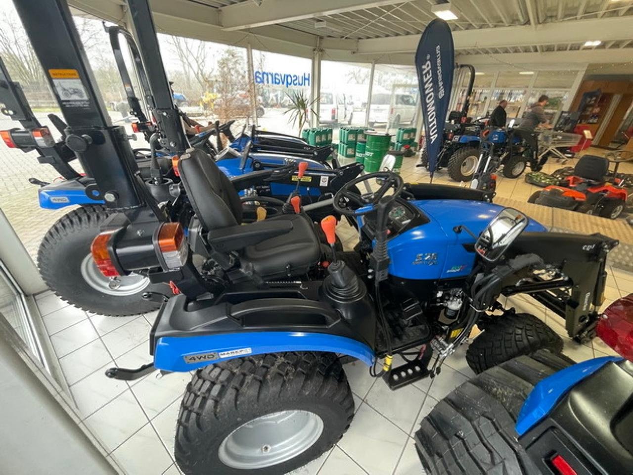 Kommunaltraktor от тип Solis S26 SHUTTLE XL (9+9), Neumaschine в Neubukow (Снимка 2)