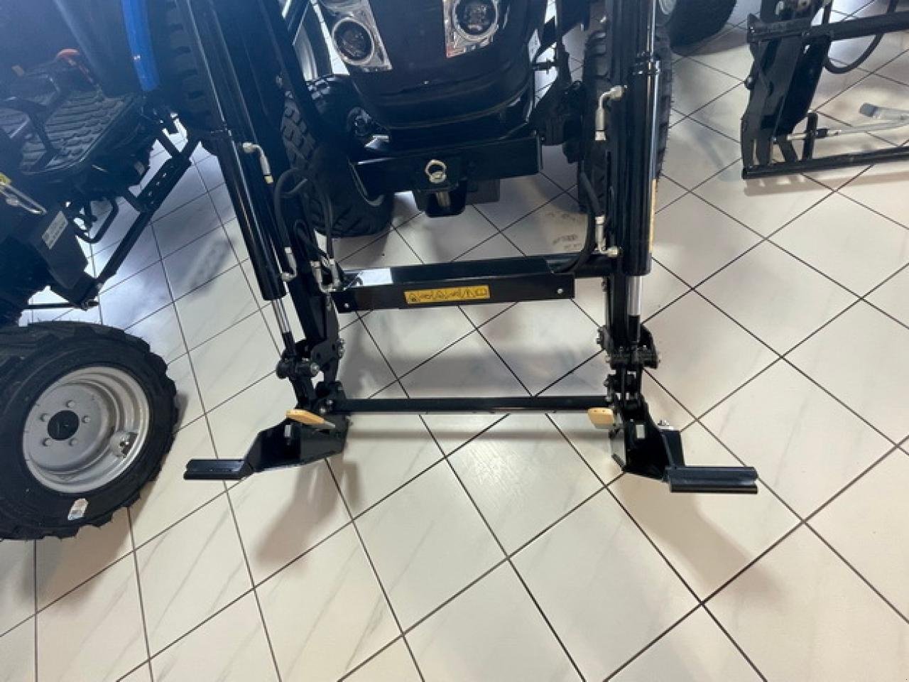 Kommunaltraktor от тип Solis S26 SHUTTLE XL (9+9), Neumaschine в Neubukow (Снимка 6)