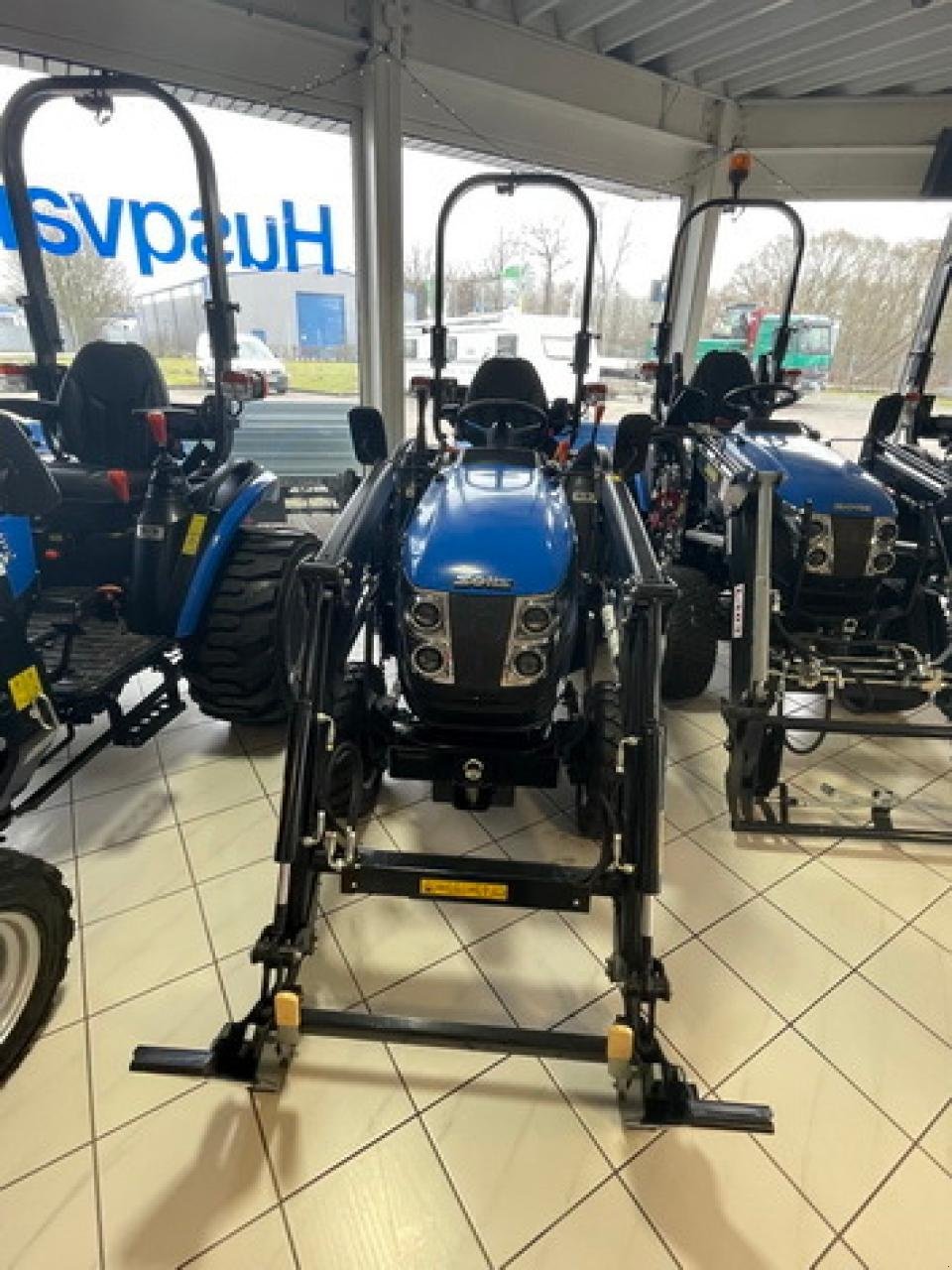 Kommunaltraktor от тип Solis S26 SHUTTLE XL (9+9), Neumaschine в Neubukow (Снимка 7)