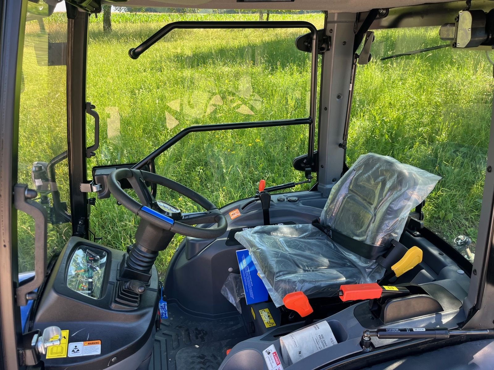 Kommunaltraktor типа Solis Solis 26 Hydrostat mit Kabine stufenlos, Neumaschine в Waldneukirchen (Фотография 4)